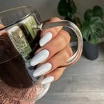 esmalte blanco yoshi mr snowman 608 uñas elegantes y pulidas