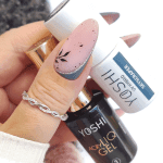 esmalte gris grafito uñas skyscraper 423 yoshi concrete jungle