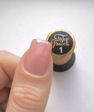 top coat con color rosa yoshi sin capa de dispersión cubre al 80 %